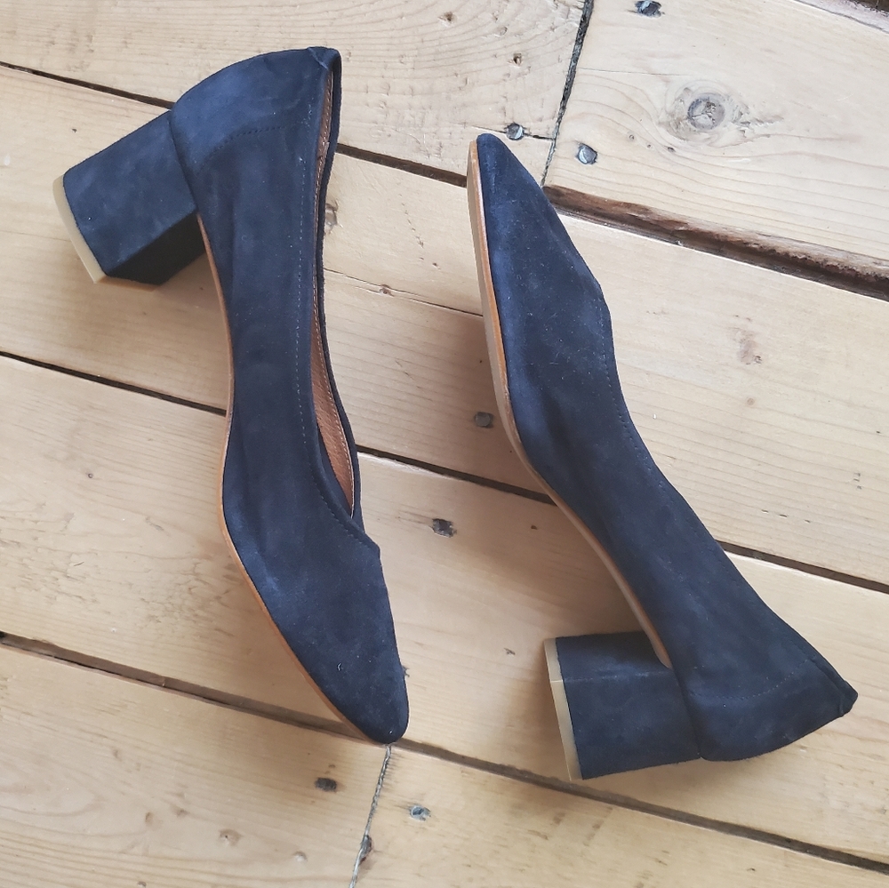 L'intervalle suede navy blue chunky heels size 37
